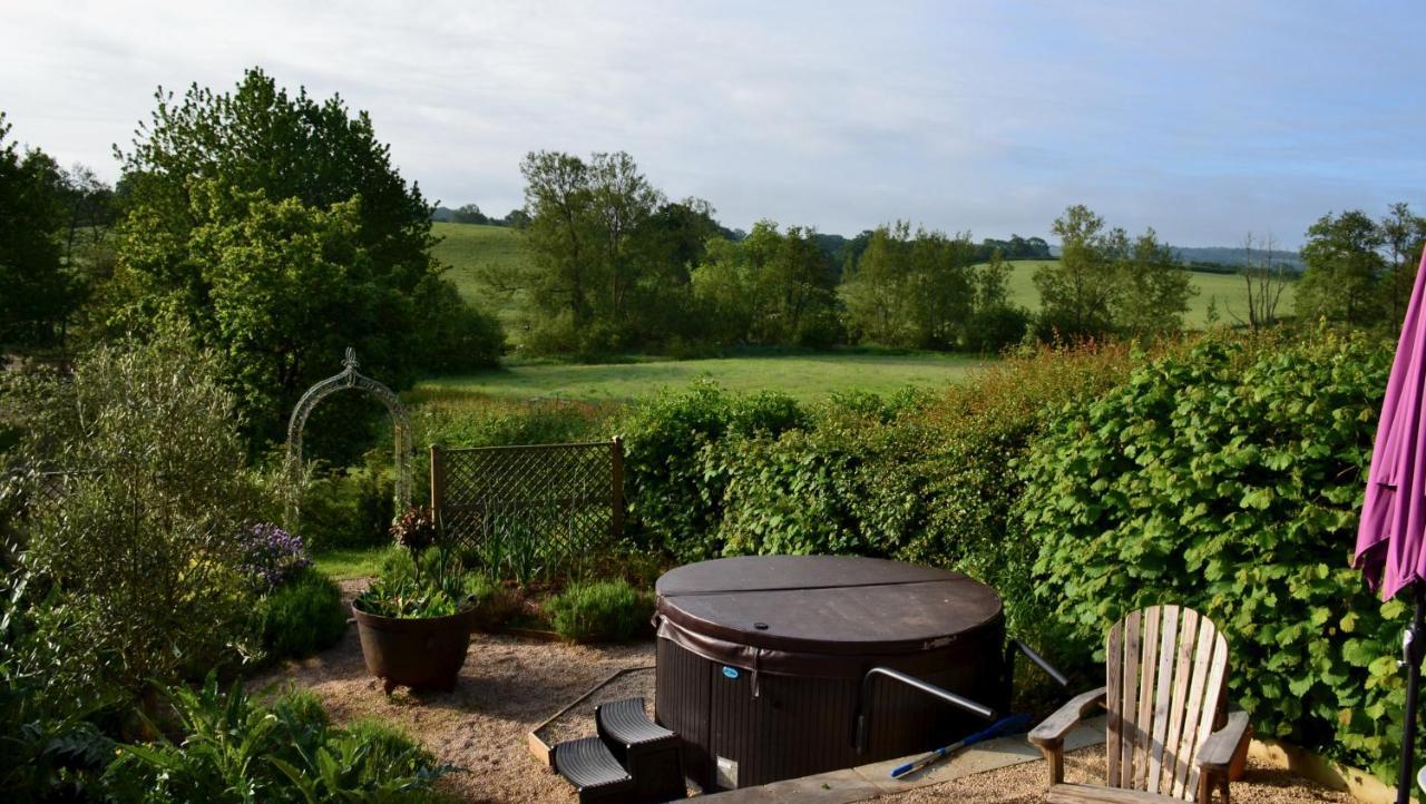Luxury, Rural Shepherds Hut With Hot Tub Nr Bath Bristol Exteriér fotografie