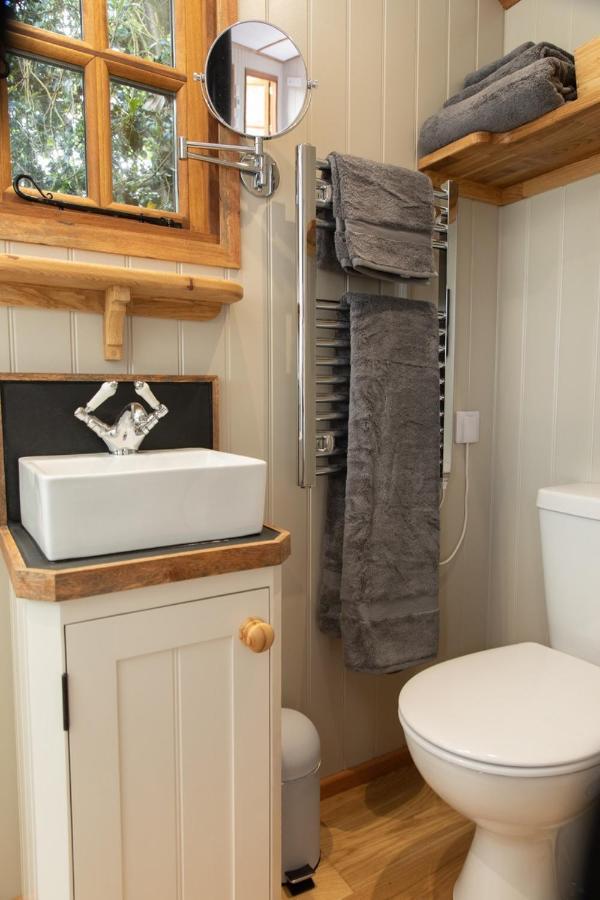 Luxury, Rural Shepherds Hut With Hot Tub Nr Bath Bristol Exteriér fotografie